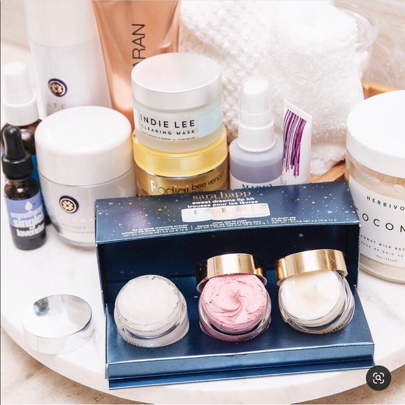 ONLY 2 LEFT!! Sara Happ The Lip Scrub 💋 - Picture 2 of 9